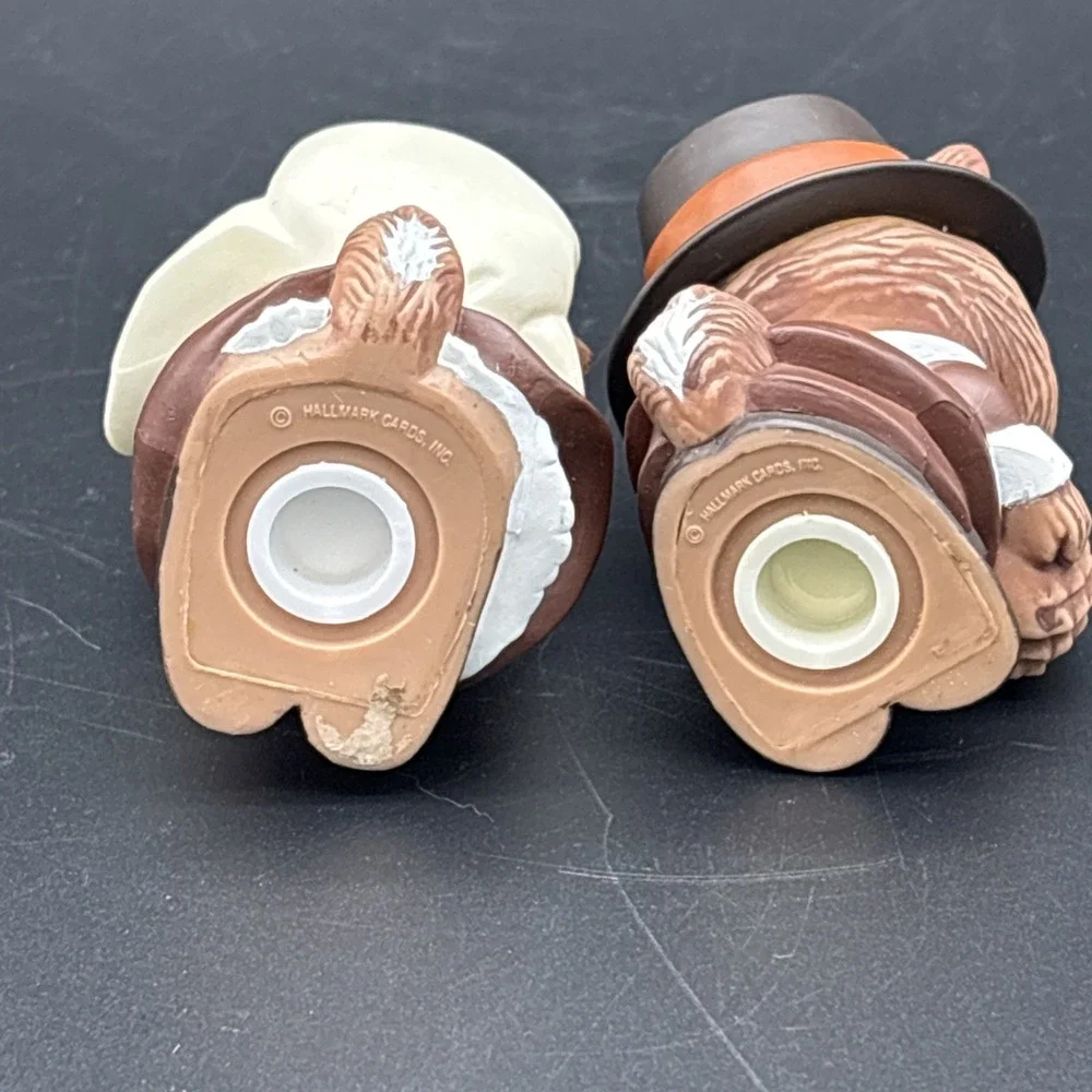 Vintage 1981 Hallmark Pilgrim Squirrels Salt and Pepper Shakers Set